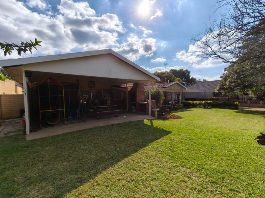 4 Bedroom Property for Sale in Protea Park North West